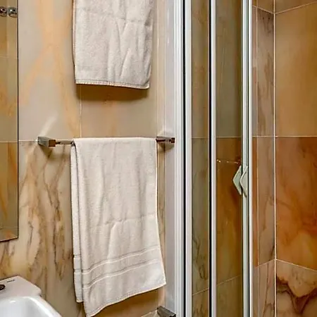 Hotell Seaview Flat With Pool Ref 188